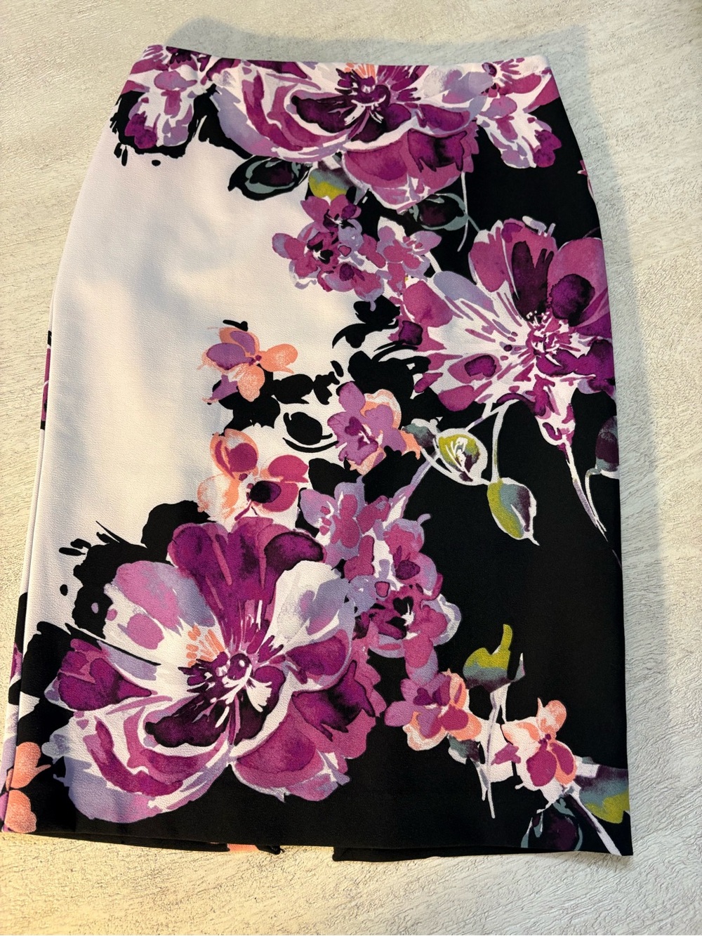 White House Black Market Black, White & Purple Floral Pencil Skirt